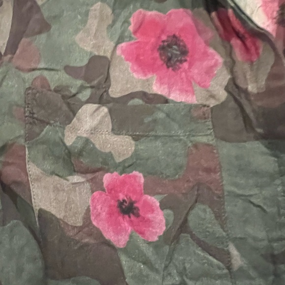 Cloth and Stone camo/floral button up, small - Picture 5 of 6